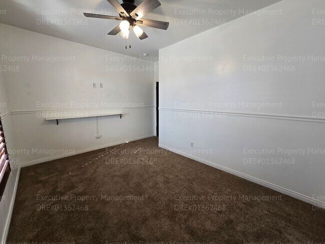 Building Photo - 3 bedroom/ 2.5 bathroom 2 story home.