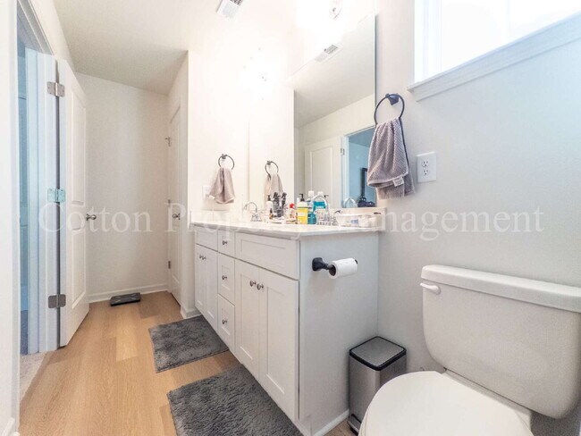 Building Photo - 3083 Day Dream Ln