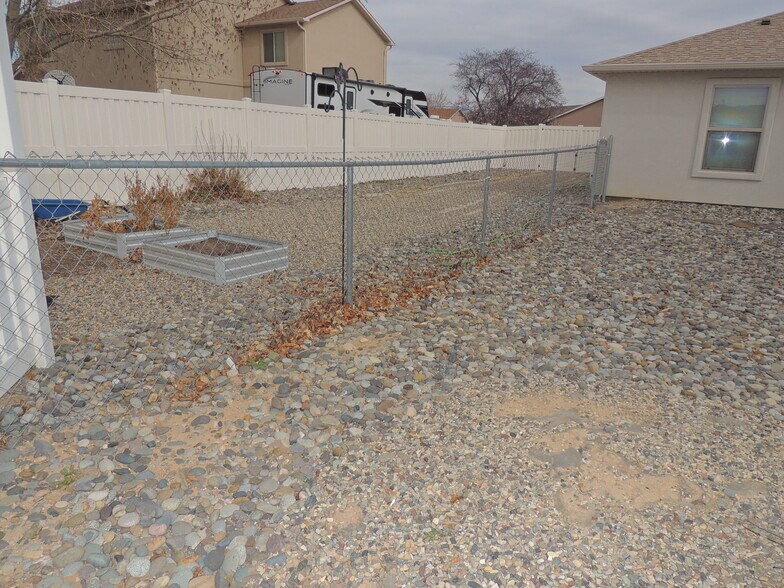 RV Parking - 2866 Fall Creek Dr