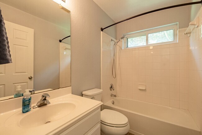 Building Photo - 3018 Rock Rose Pl