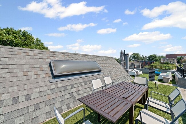Building Photo - Amazing Union Hill Single Family Home