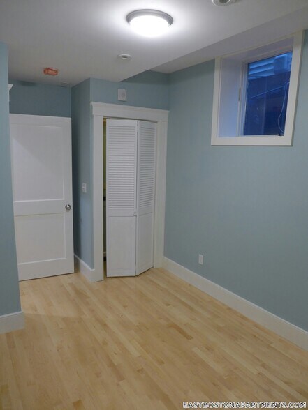 Building Photo - 273 Webster St
