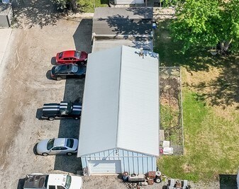 Building Photo - 21 E Romeo Rd