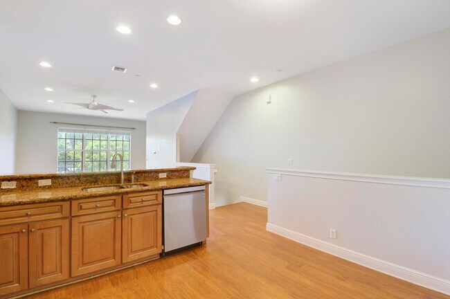Building Photo - 4581 Artesa Way S