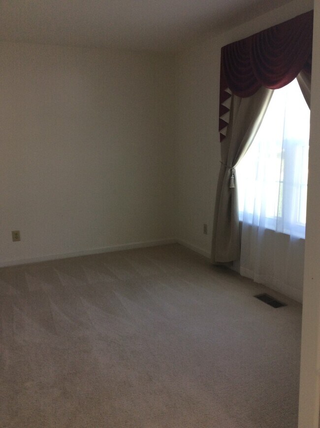 Building Photo - Vass Meadows