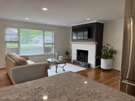 Building Photo - 6721 Eleck Pl