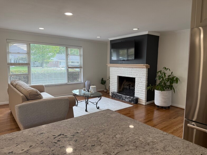 Primary Photo - 6721 Eleck Pl