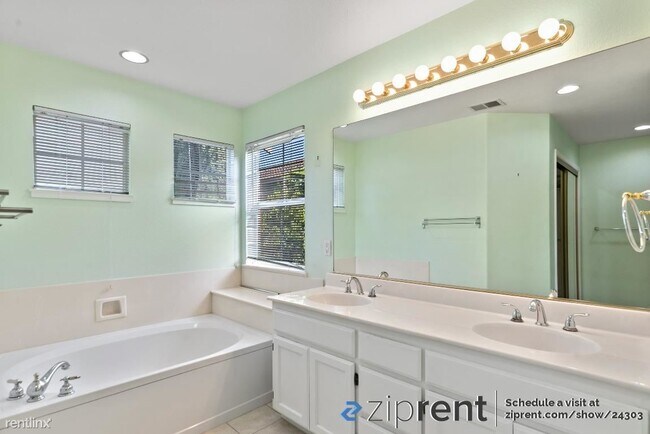 Building Photo - 4 br, 2.5 bath House - 2168 Esperanca Aven...