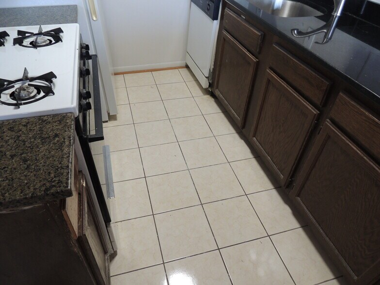 Building Photo - 4600 Duke St