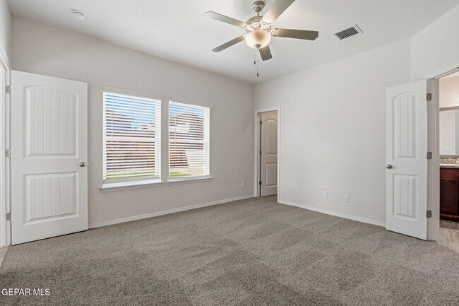 Building Photo - 13745 Lago Vista Ave