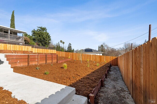 Building Photo - 8 Corte Dorado