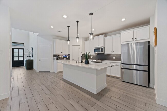 Building Photo - 10636 Wild Chives