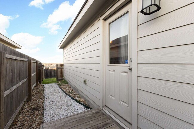 Building Photo - Smart. Stylish. Ready to Welcome You Home!