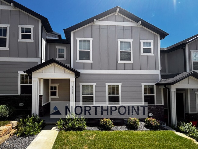 Primary Photo - Clean, Bright, Open Town-Home in Lehi