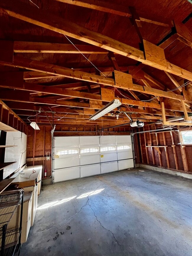 Building Photo - Fully Renovated 4-Bedroom Home, Plus an Office & Two Living/Family Rooms in Prime Bozeman Location