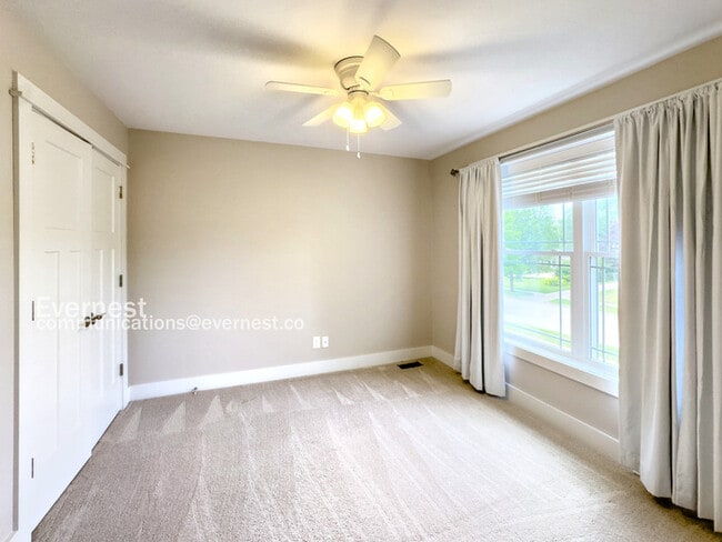 Building Photo - 3712 Elmhurst Ave
