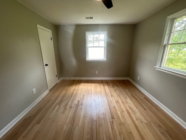 Building Photo - 210 Cabin Creek Blvd