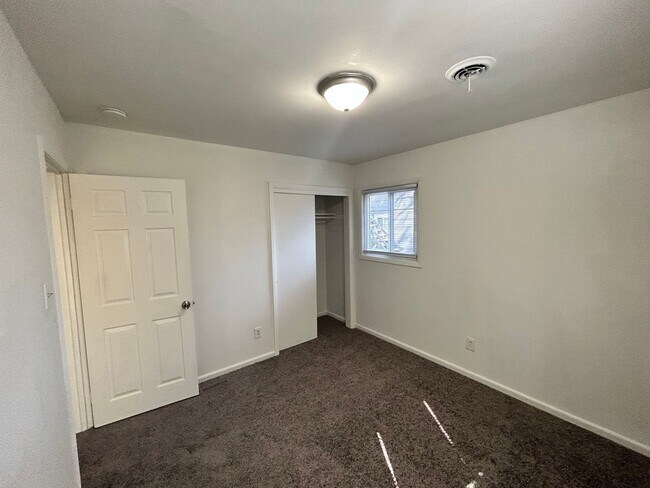 Building Photo - 3303 Branch Ave