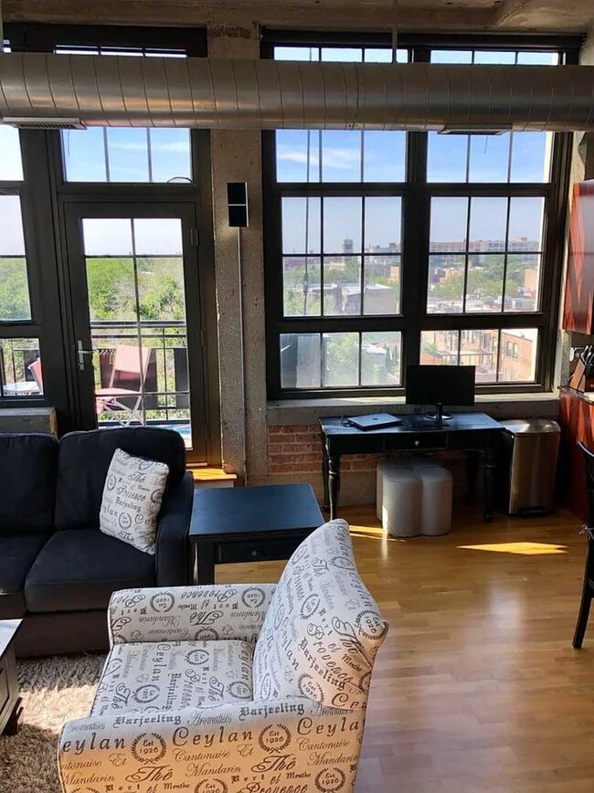 Building Photo - 3963 W Belmont Ave