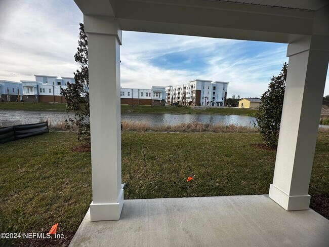 Building Photo - 315 Brandon Lks Dr