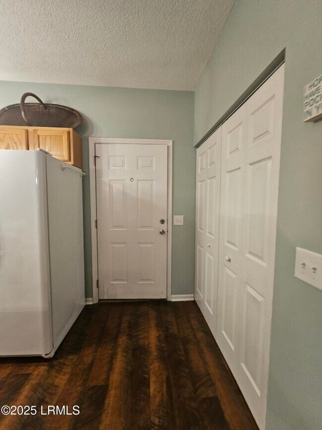 Building Photo - 1105 13th St