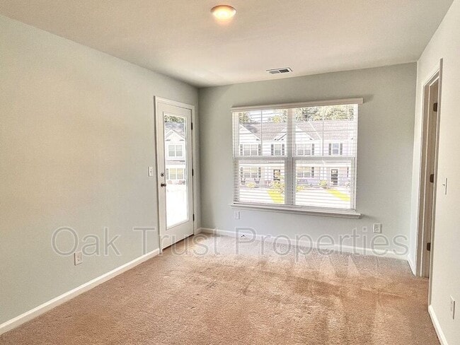 Building Photo - 129 Spencer Cir