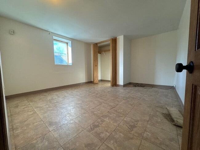 Building Photo - Single Family Home - GREAT Location - High End Finishes