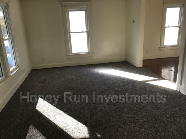 Building Photo - 116 S Shawnee St