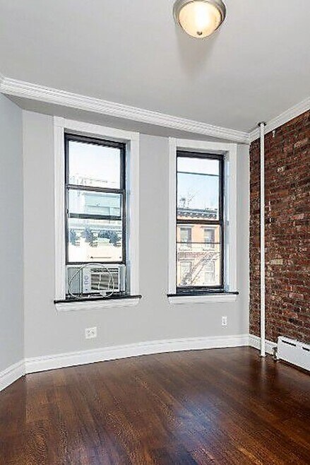 Building Photo - 336 E 18th St