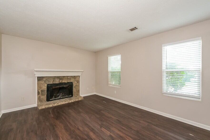 Building Photo - 405 Rill Crest Ct