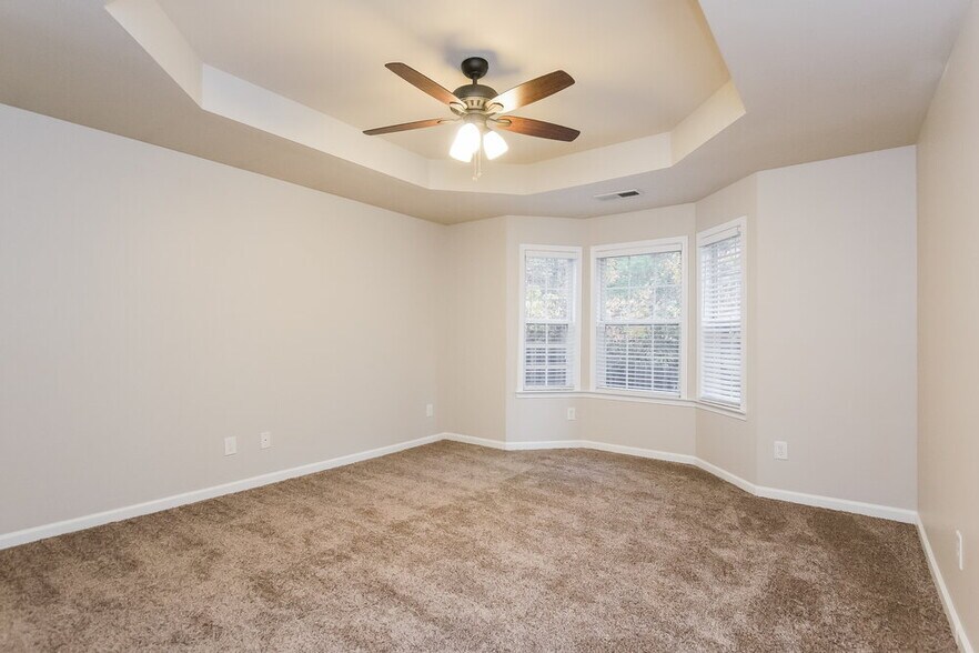 Building Photo - 203 Highland Falls Dr