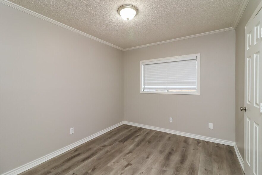 Building Photo - 6401 Springfield Dr