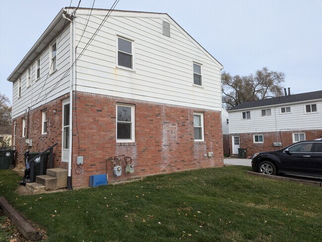 Back door and dedicated parking - 3009 Dalton Pl SW