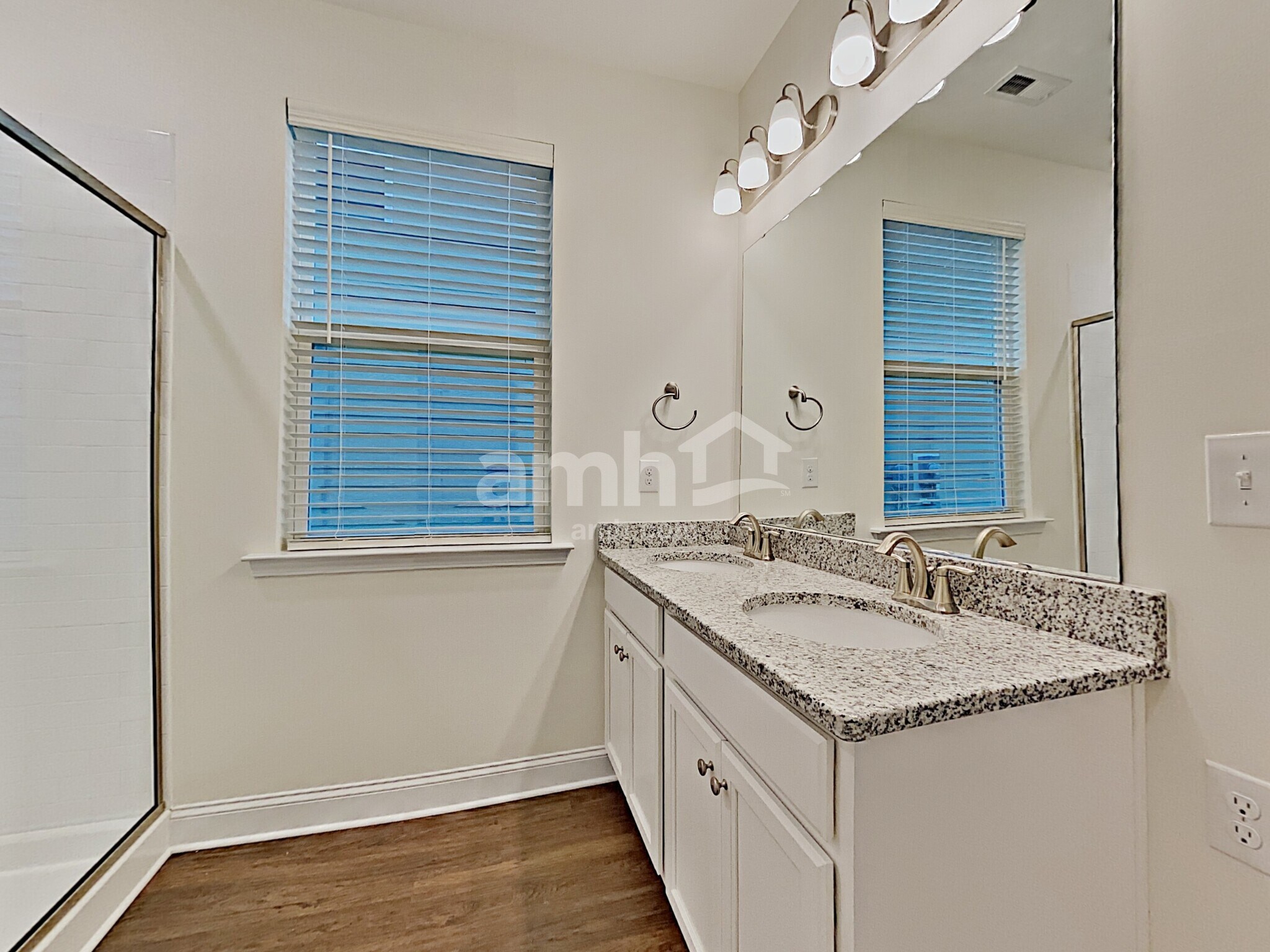 Building Photo - 112 Samara Ln