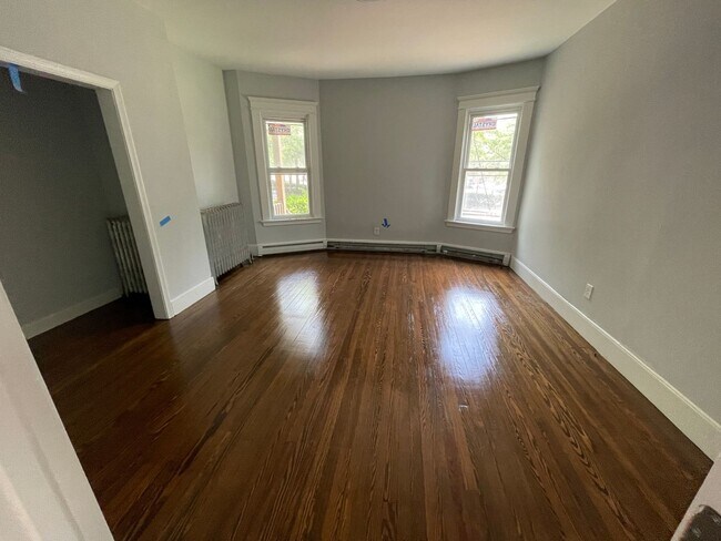 Building Photo - 83 Division St