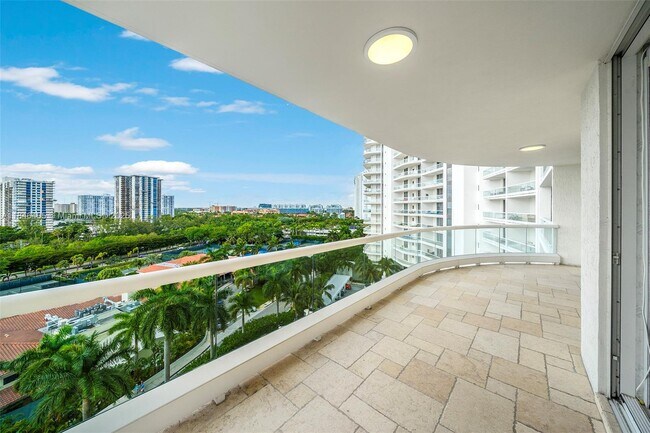 Building Photo - 6000 Island Blvd