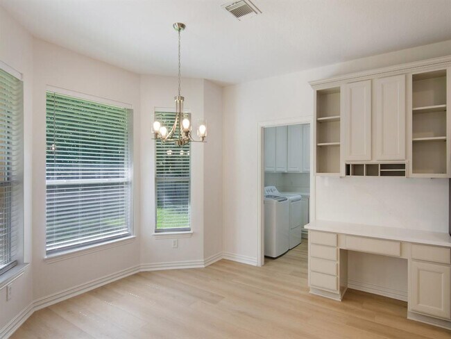 Building Photo - 74 S Scribewood Cir