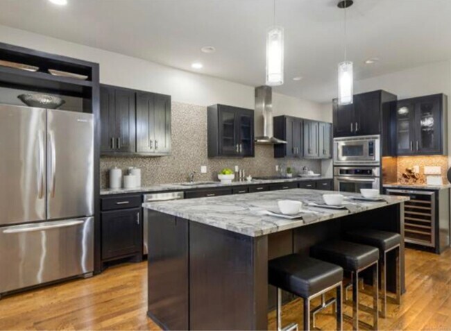 Building Photo - Experience fabulous Brookside living, just outside your front door!