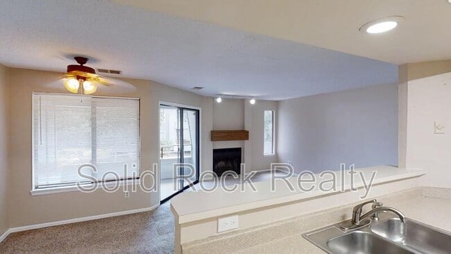 Building Photo - 3628 Iguana Dr