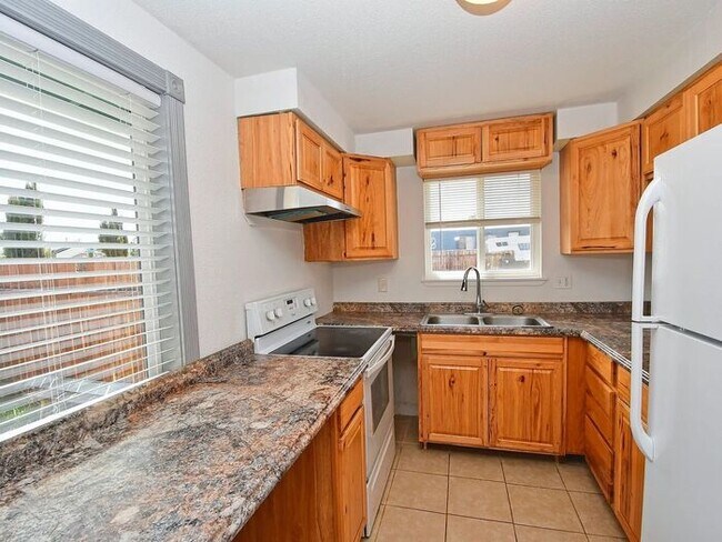Building Photo - 2 bed 1 bath in Stead - AVAILABLE 6/1!