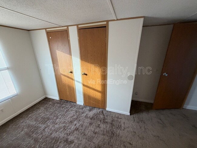 Building Photo - 96 Matts Ln