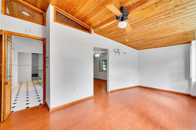 Building Photo - 12101 SW 68th Ct