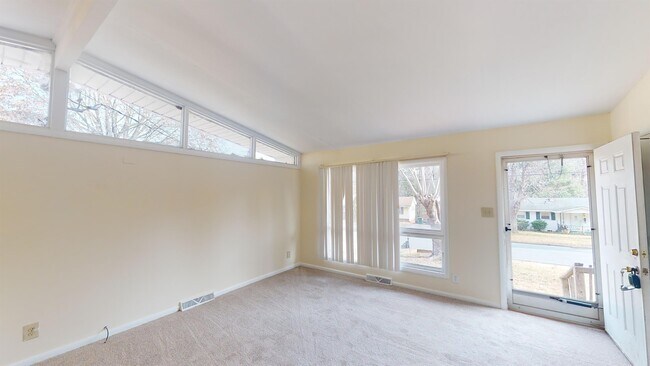 Building Photo - 1318 Argonne Blvd