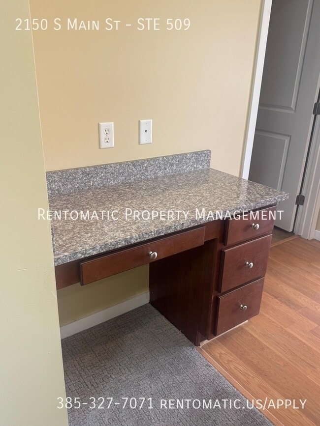 Building Photo - 2150 S Main St