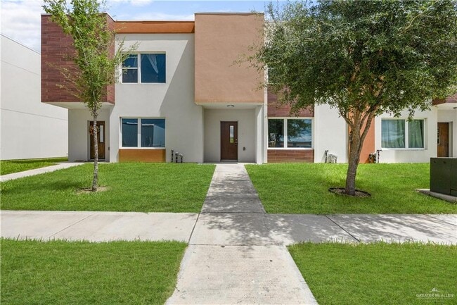 Building Photo - 2600 Mimosa St