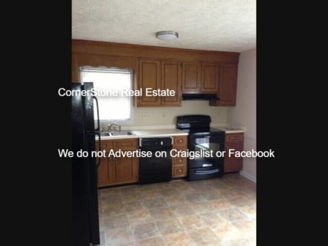 Building Photo - 5012 Shimmer Dr