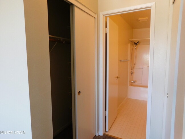 Building Photo - 240 Serpa Pl