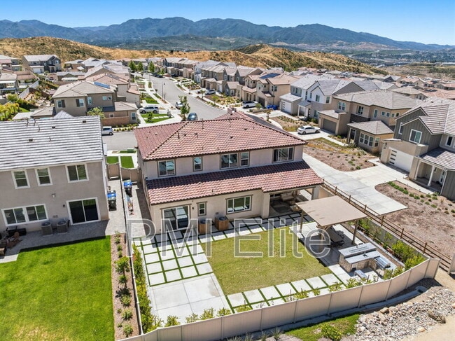 Building Photo - 28657 Windbreak Tr