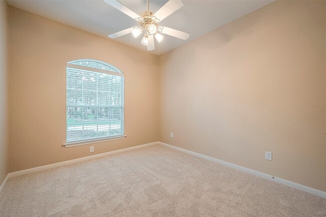 Building Photo - 134 E Foxbriar Forest Cir