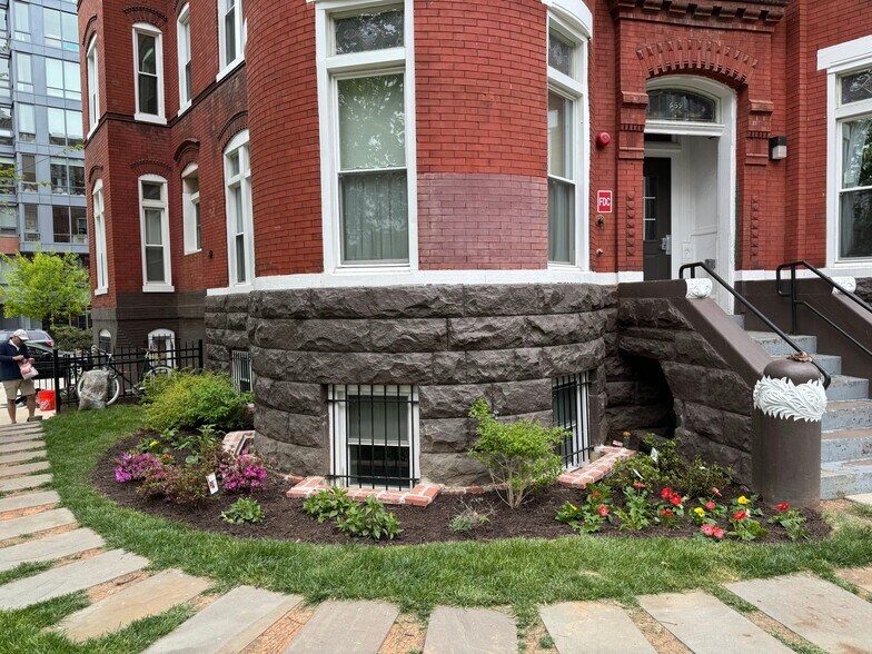 Building Photo - 459 Massachusetts Ave NW